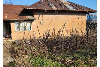 Casă cu Teren 800 Mp în Central - 1