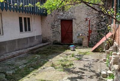 Casă cu 6 camere în Ciclova Română - 3