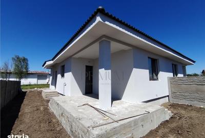 Casă cu 3 camere cu Teren 250 Mp în Moșnița Nouă