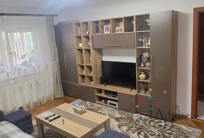 Apartament cu 3 camere în Florilor