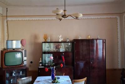 Casă cu 3 camere cu Teren 3600 Mp în Central - 12