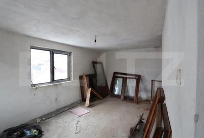 Casă cu 3 camere cu Teren 680 Mp în Central - 2