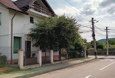 Casă cu 6 camere cu Teren 500 Mp în Vălenii de Munte - 8