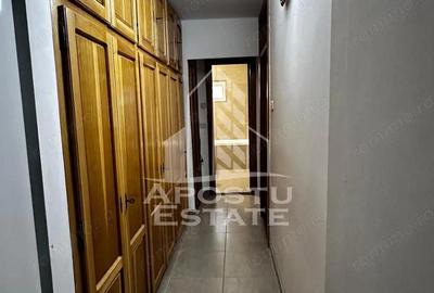 Apartament cu 3 camere decomandat, mobilat în Soarelui