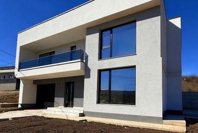 Casă individuală cu 5 camere cu Teren 700 Mp în Bârnova - 1