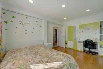 Casă cu 5 camere cu Teren 320 Mp în Berceni