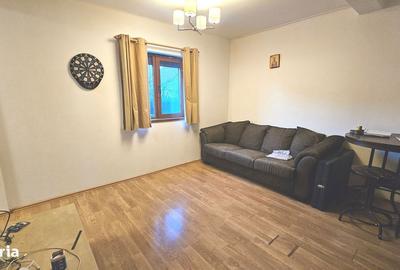 Casă cu 4 camere în Breazu