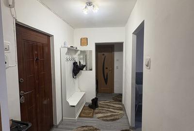 Apartament cu 2 camere decomandat în Carpați 2
