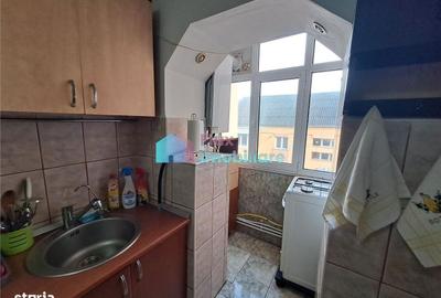 Apartament cu 3 camere decomandat în George Enescu - 9