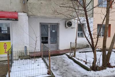 Spațiu comercial, de 25 mp, în Central - 3