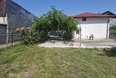 Casă cu 5 camere cu Teren 1000 Mp în 1 Decembrie - 1