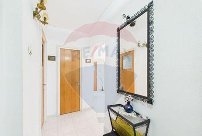 Apartament cu 3 camere de vanzare in zona Decebal - Baba ... - 3