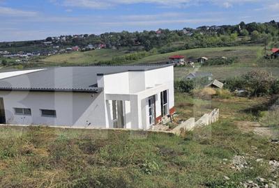 Casa la rosu, 4 camere, terasa mare cu vedere foarte frumoas - 3