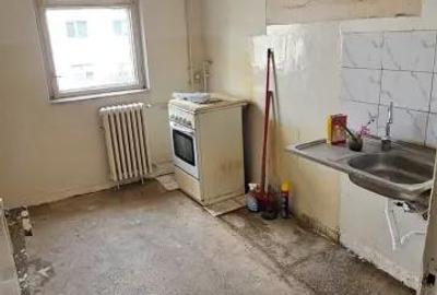 Apartament cu 2 camere semidecomandat în 9 Mai - 9