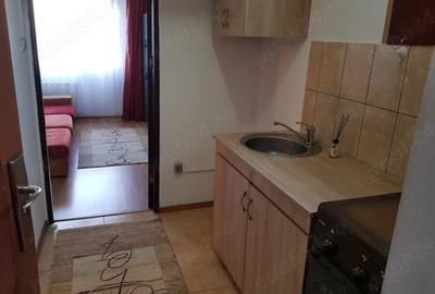 Garsonieră decomandată în CET - 1