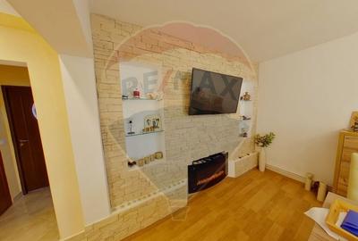 Apartament cu 4 camere decomandat, mobilat în Central