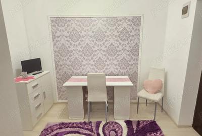 Inchiriez apartament cu o camera + parcare
