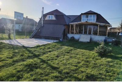 Casă cu 1 camere cu Teren 1390 Mp în Cernat - 2