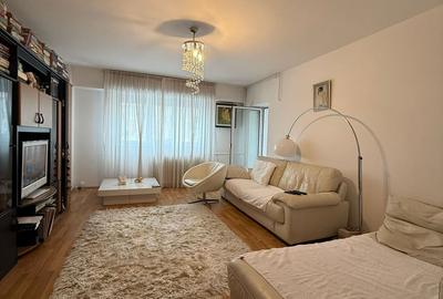 Apartament cu 3 camere decomandat în Calea Călărașilor