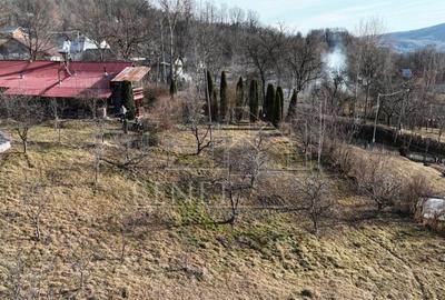 Teren de 1626 mp, în Slănic - 2