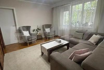 Apartament cu 3 camere semidecomandat în Central - 1