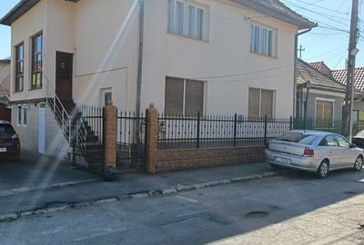 Casă cu 2 camere în Central - 2