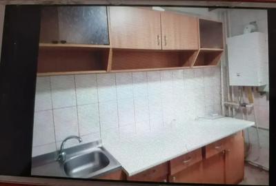 Proprietar inchiriez apartament cu trei camere semidecomandat - 4