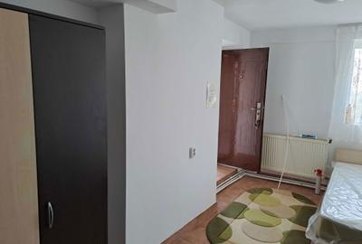 Garsonieră decomandată în Colentina