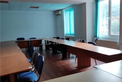 Spațiu comercial, de 24 mp, în Central - 11