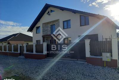 Casă cu 5 camere cu Teren 425 Mp în Unirea - 1