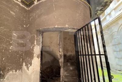 Spațiu comercial, de 1,200 mp, în Central - 16
