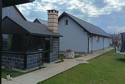 Casă cu 3 camere în Ipotești - 6