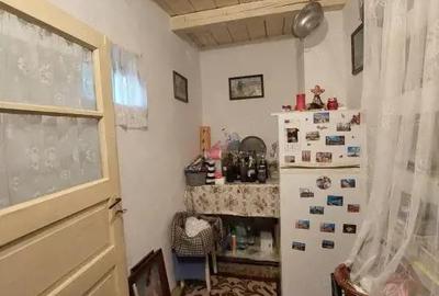 Casa batraneasca bine intretinuta in Bahna - 9