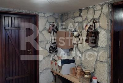 Casă individuală cu 9 camere cu Canalizare în Breazu - 20