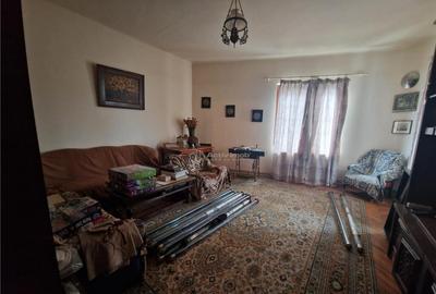 Casă cu 6 camere cu Teren 372 Mp în Central