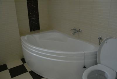 Apartament cu 4 camere decomandat în Lotrioara - 5