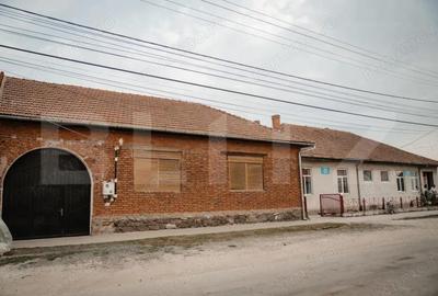 Casă cu 5 camere cu Teren 3588 Mp în Central - 20