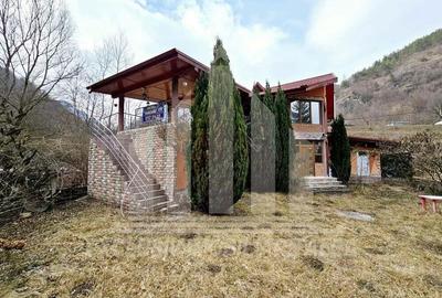 Casa de vacanta cu potential de Pensiune Turistica, Ramet - 1