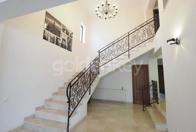 Vilă superba cu 8 camere, mobilata modern, piscina - 13