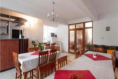 Hotel/Pensiune, de 500 mp, în Băile 1 Mai - 1