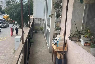 Vand apartament cu 3 camere, decomandat, in zona Canta Ia?i, etaj 1. Vand apartament cu 3 camere, decomandat, in zona Canta Ia?i, etaj 1. - 2