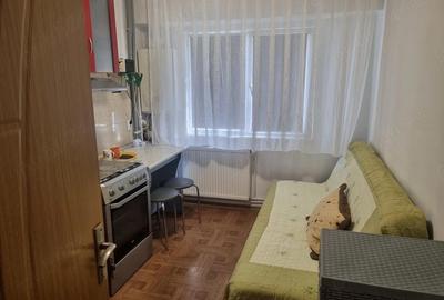 Garsonieră decomandată în Central - 2