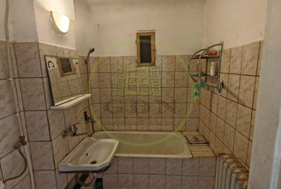 Apartament cu 4 camere decomandat în 1 Mai