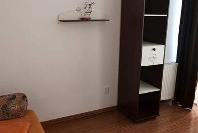 Apartament cu 3 camere decomandat în Florești - 2
