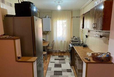 Apartament cu 3 camere decomandat în Petros - 4