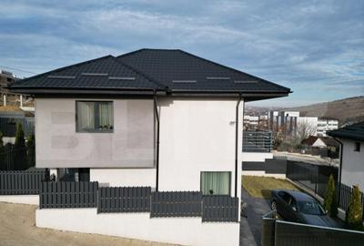 Casă cu 4 camere cu Teren 250 Mp în Central - 2