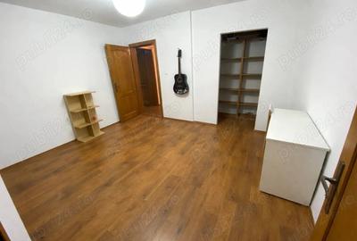 Apartament cu 3 camere decomandat în Moșnița Nouă - 4