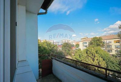 De vanzare, apartament cu 3 camere, zona Rogerius - 2