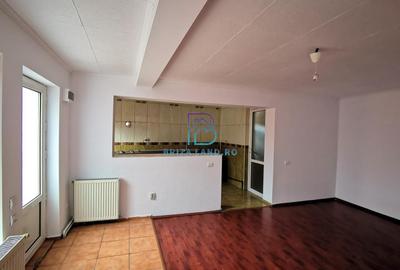 Soseaua  Chitilei, Crusovat, casa P+Pod, sup. 238mp, 9 camere - 3 apartamente - 6