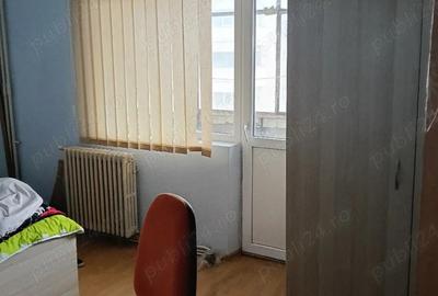 Apartament cu 3 camere decomandat în Independenței - 2